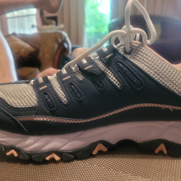 Avia athletic shoes size 11 women's - Picture 3 of 4